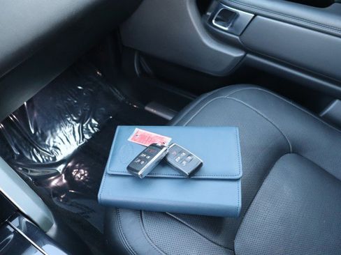 Used 2018 Land Rover Range Rover HSE image 36