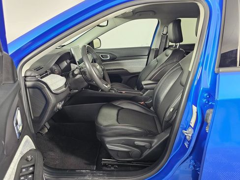 Used 2022 Jeep Compass Latitude FWD image 18