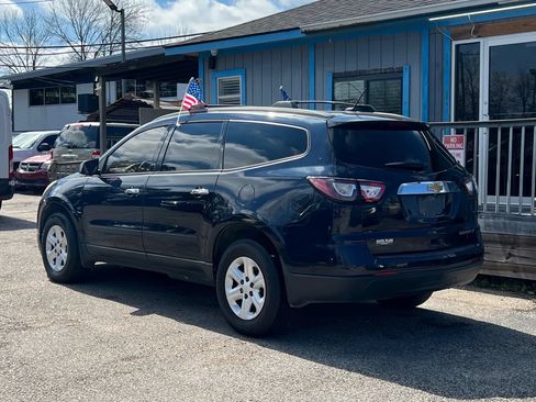 Used 2015 Chevrolet Traverse LS FWD image 8