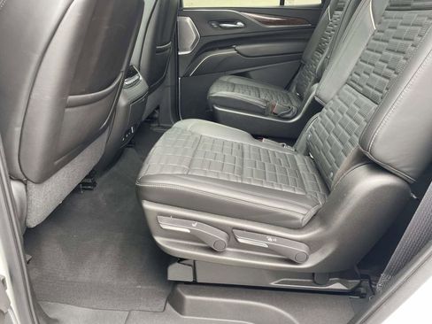 Used 2021 Cadillac Escalade Premium Luxury Platinum image 14