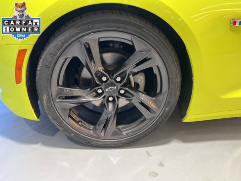 Used 2021 Chevrolet Camaro LT w/ RS Package image 9