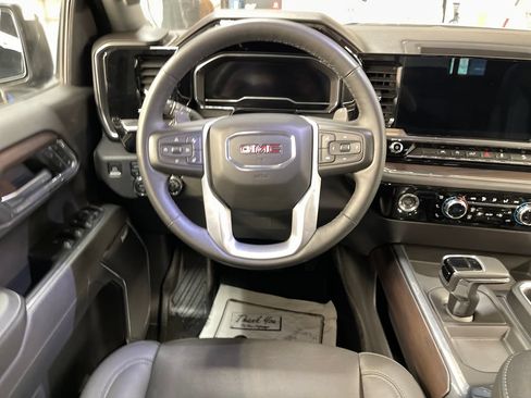 Used 2023 GMC Sierra 1500 SLT AWD/4WD image 17