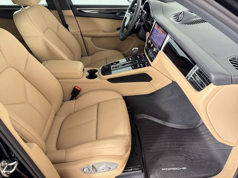 Used 2026 Porsche Macan AWD/4WD image 30