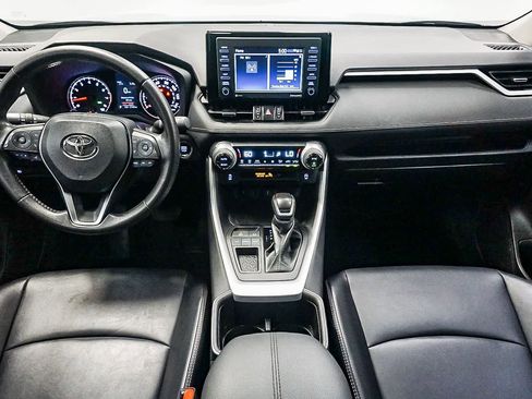 Used 2022 Toyota RAV4 XLE Premium image 14