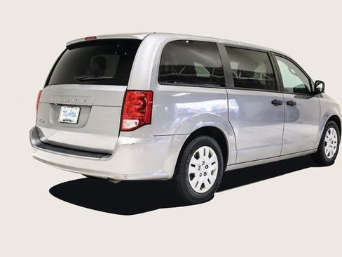 Used 2020 Dodge Grand Caravan SE image 6