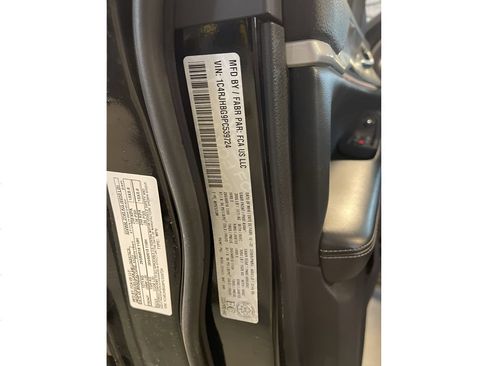 Used 2023 Jeep Grand Cherokee Limited AWD/4WD image 39