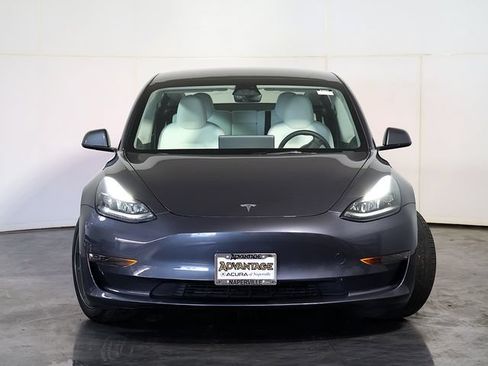 Used 2023 Tesla Model 3 Standard Range RWD image 9
