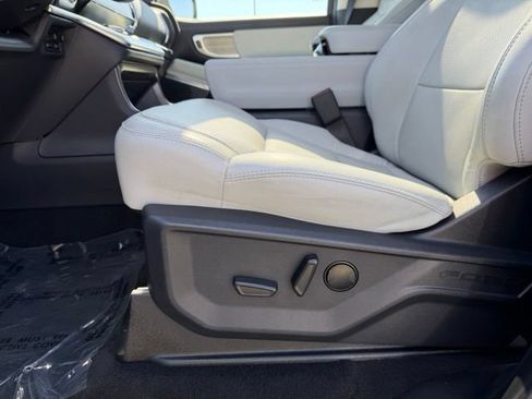 Certified 2025 Ford Expedition Platinum w/ Driver's Package AWD/4WD image 11