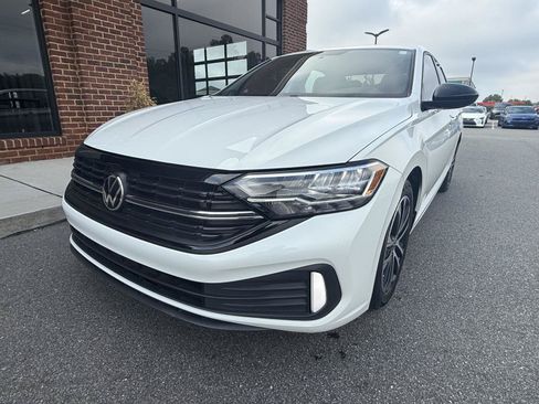 Used 2022 Volkswagen Jetta Sport FWD image 10