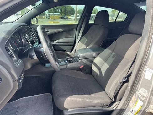 Used 2013 Dodge Charger SE RWD image 12