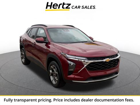 Used 2025 Chevrolet Trax LT FWD image 1