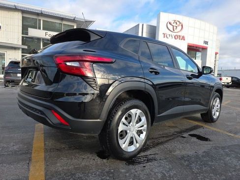 Used 2024 Chevrolet Trax LS image 7