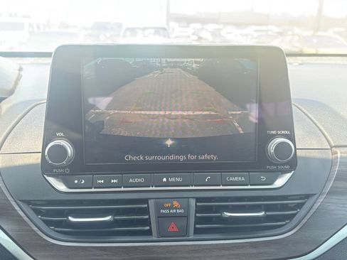 Used 2025 Nissan Altima 2.5 SV FWD image 22