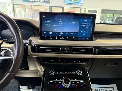 Used 2022 Lincoln Nautilus Reserve AWD/4WD image 16