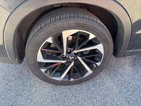 Used 2022 Mitsubishi Outlander SE image 16