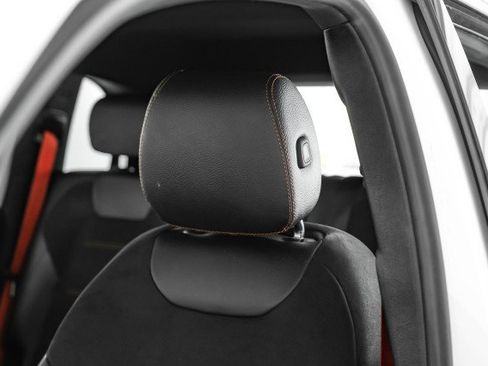 Used 2021 Mercedes-Benz GLB 35 AMG 4MATIC image 27