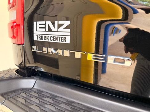 Used 2020 RAM 2500 Limited AWD/4WD image 11