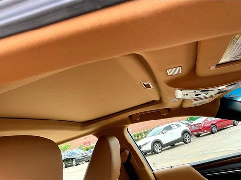 Certified 2025 Lexus ES 300h w/ Premium Package image 14