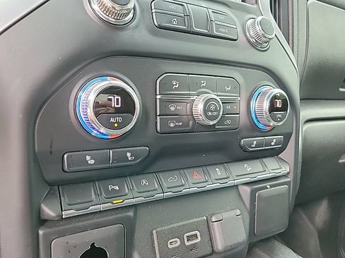 Used 2022 GMC Sierra 1500 Elevation AWD/4WD image 16