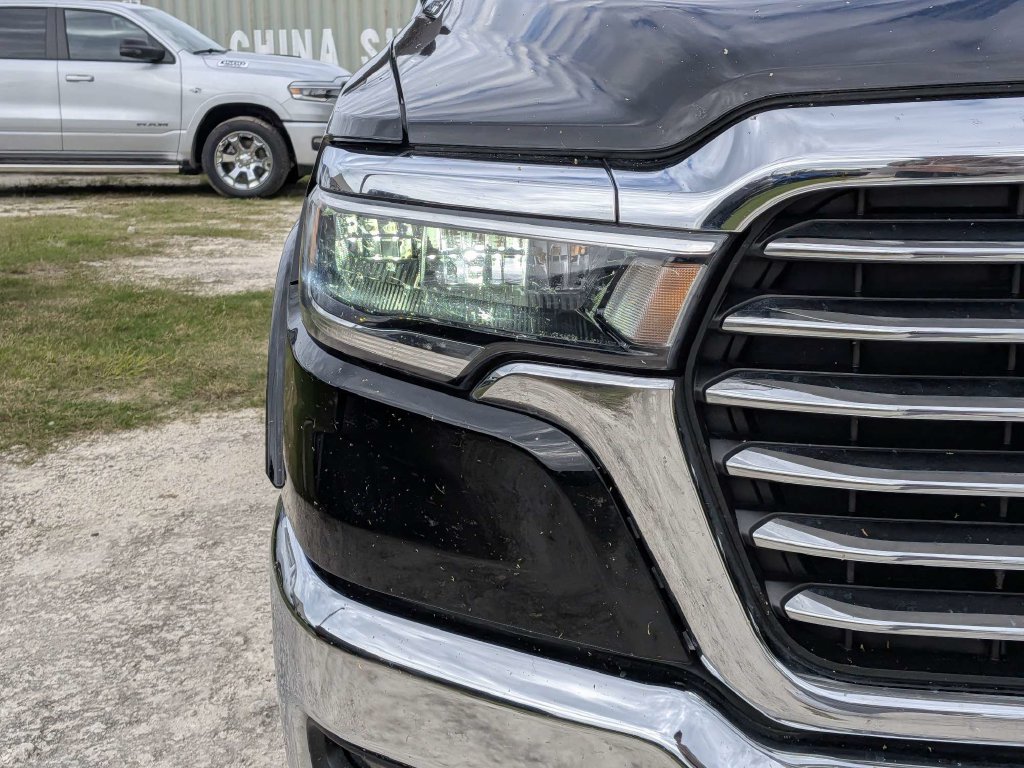 Used 2025 RAM 1500 Laramie AWD/4WD image 10