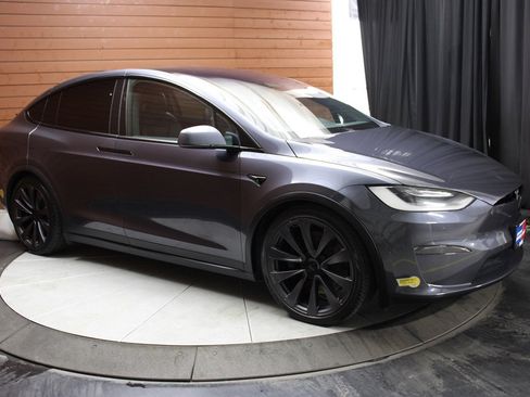 Used 2022 Tesla Model X Plaid image 35