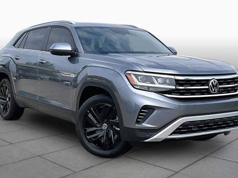 Used 2023 Volkswagen Atlas Cross Sport SE FWD image 3