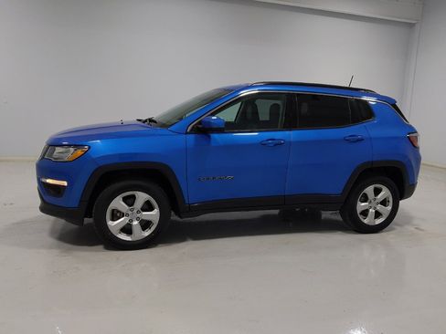 Used 2019 Jeep Compass Latitude w/ Cold Weather Group AWD/4WD image 2