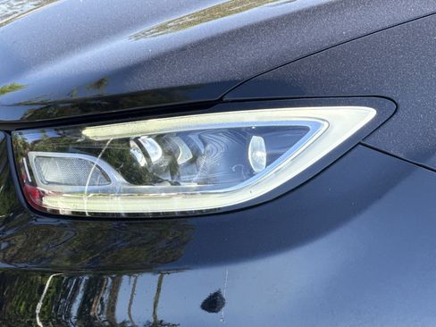 Used 2025 Chrysler Pacifica Select FWD image 5
