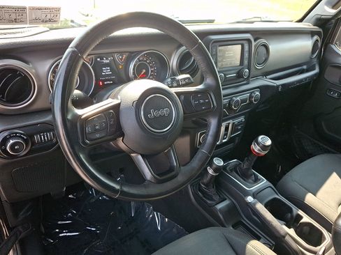 Used 2019 Jeep Wrangler Sport AWD/4WD image 11