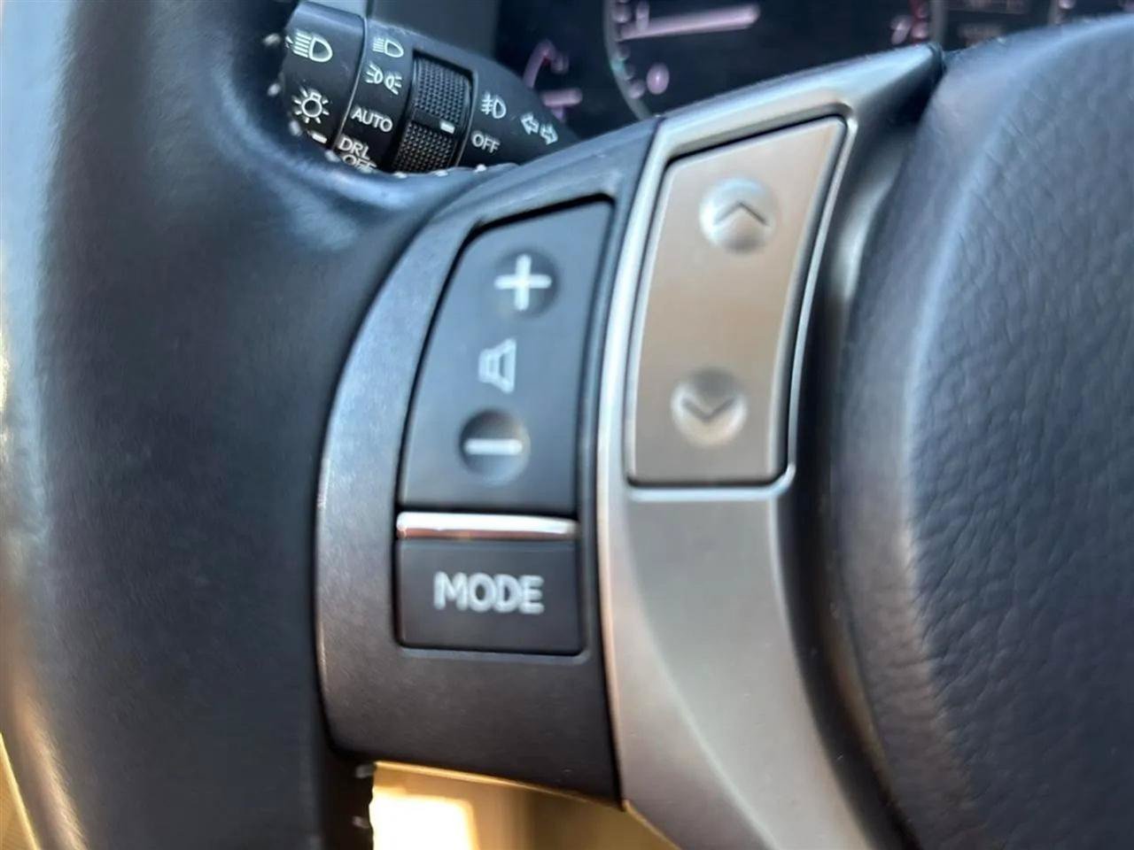 Used 2014 Lexus ES 350 w/ Premium Package FWD image 29