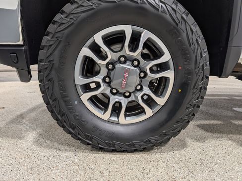 Used 2023 GMC Sierra 3500 SLT w/ SLT Preferred Package image 12