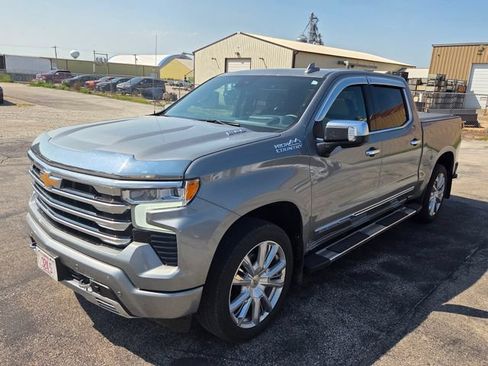 Used 2025 Chevrolet Silverado 1500 High Country w/ Technology Package AWD/4WD image 6