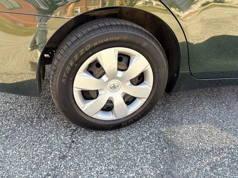 Used 2011 Toyota Camry LE image 37