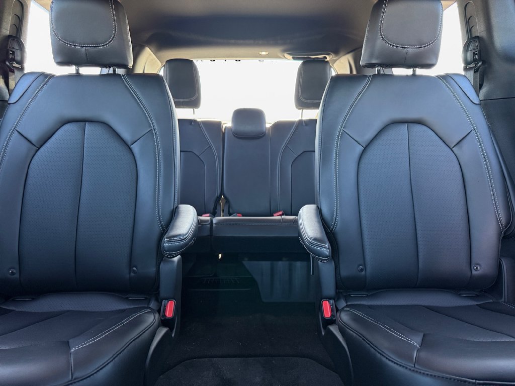 New 2026 Chrysler Pacifica Select AWD/4WD image 16