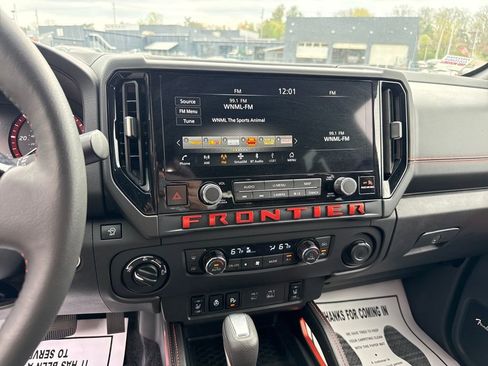 Used 2025 Nissan Frontier PRO-4X w/ Pro Premium Package image 18