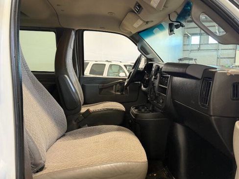 Used 2018 Chevrolet Express 3500 LT w/ LT Preferred Equipment Group image 13