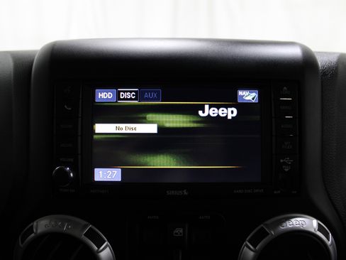 Used 2015 Jeep Wrangler Unlimited Sahara w/ Connectivity Group image 13