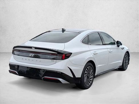 New 2025 Hyundai Sonata Limited image 2