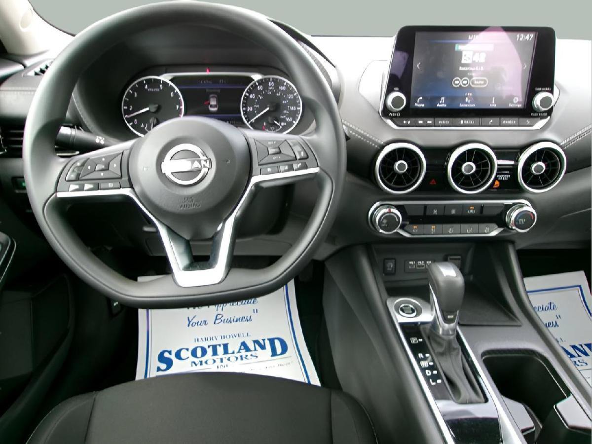 Used 2024 Nissan Sentra SV FWD image 11