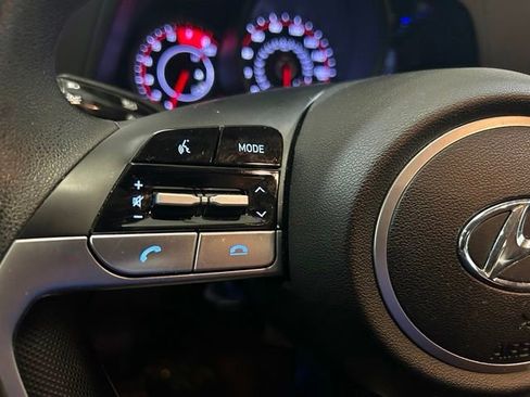 Used 2023 Hyundai Elantra SE FWD image 25