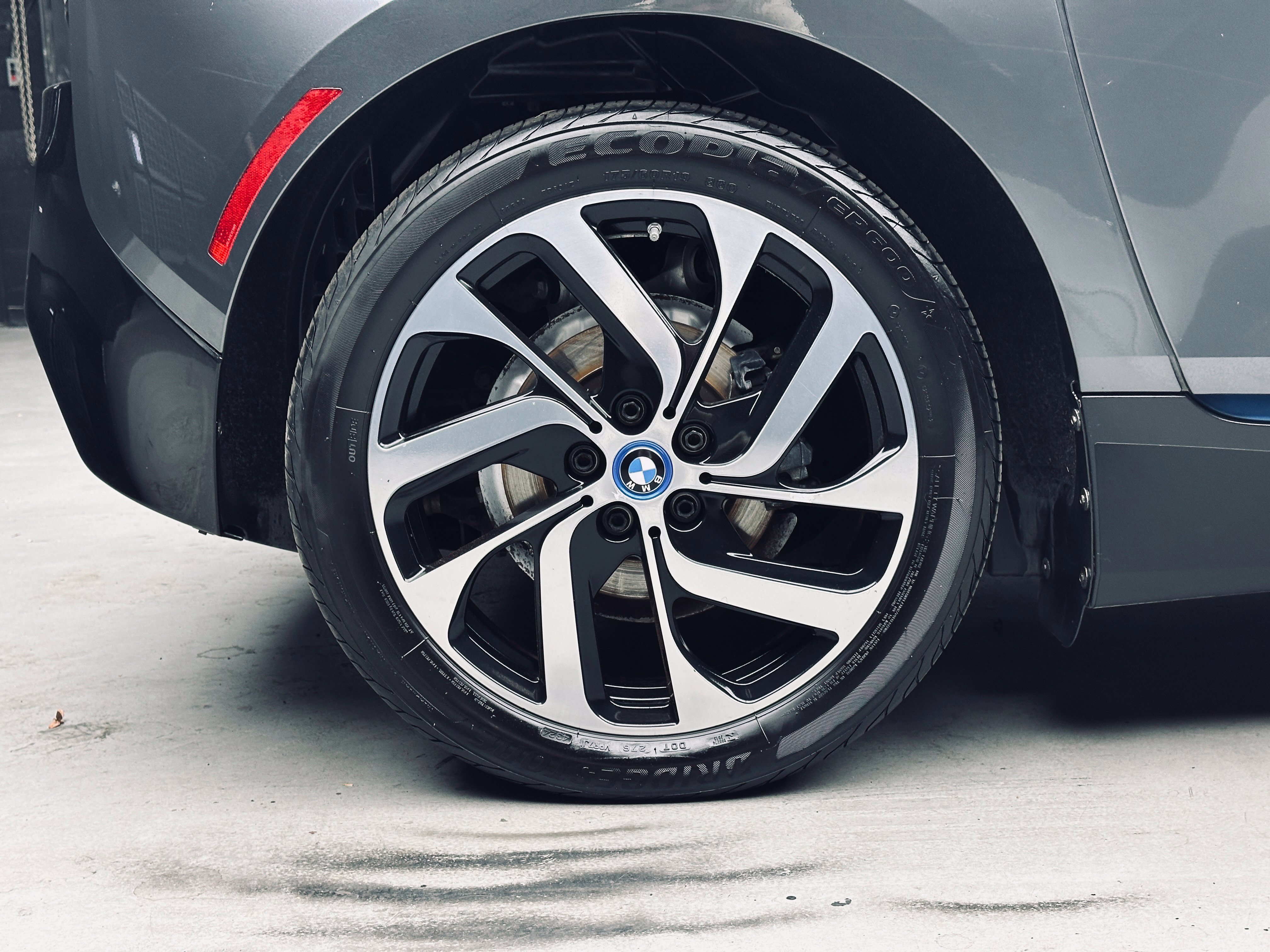 Used 2017 BMW i3 w/ Range Extender RWD image 34