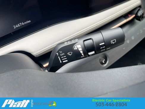 Used 2024 Nissan Ariya FWD image 35