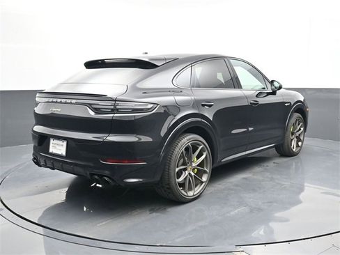 Used 2022 Porsche Cayenne E-Hybrid Coupe image 23