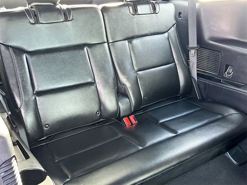 Used 2022 Ford Explorer Limited image 28