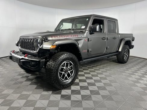 Used 2024 Jeep Gladiator Rubicon image 3