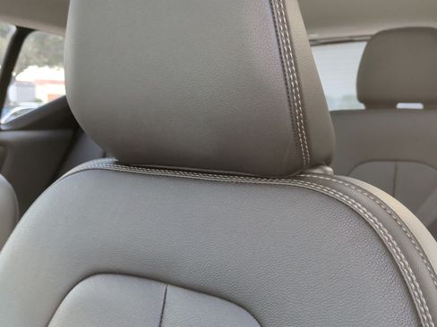 Used 2025 Volvo XC40 B5 Core image 31