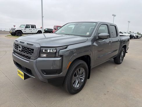 Used 2026 Nissan Frontier SV w/ All-Weather Content Package RWD image 3