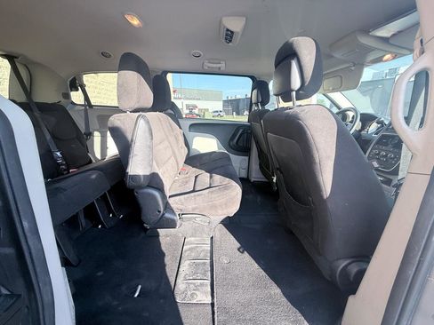 Used 2017 Dodge Grand Caravan SE w/ Power Window Group FWD image 12