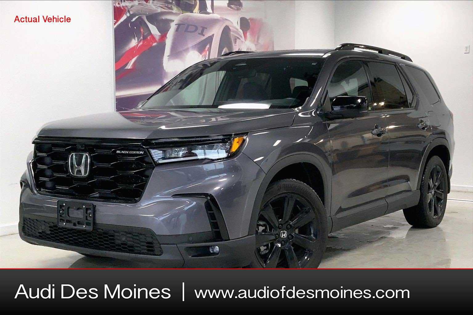 Used 2025 Honda Pilot Black Edition image 1