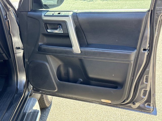 Used 2016 Toyota 4Runner SR5 Premium RWD image 8